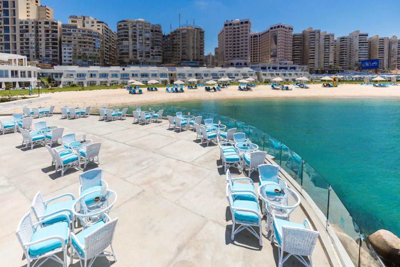 Sunrise Alex Avenue Hotel Αλεξάνδρεια Εξωτερικό φωτογραφία View of the beach at the West Bay Lagoon